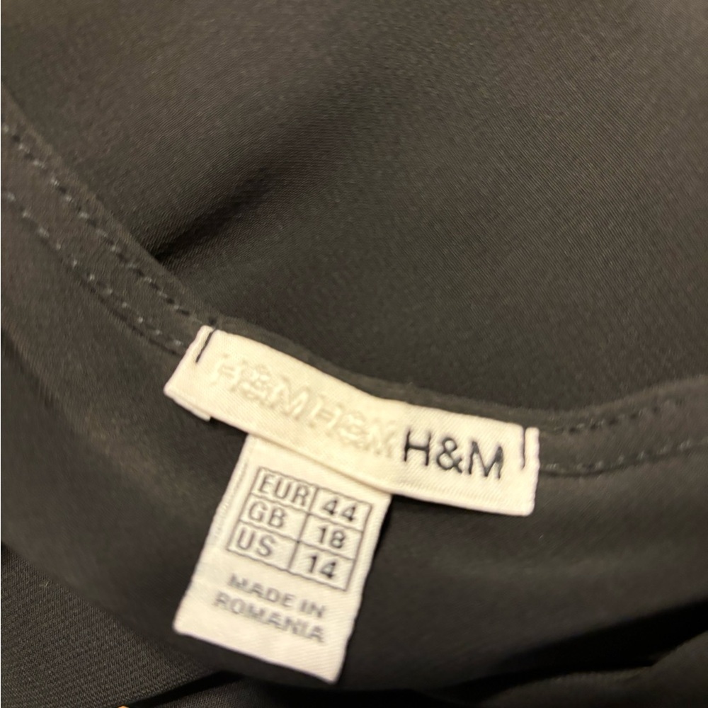 H&M Top - Picture 7 of 7